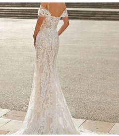 Elegant Tulle Boat Neck High Side Slit Bridal Gown